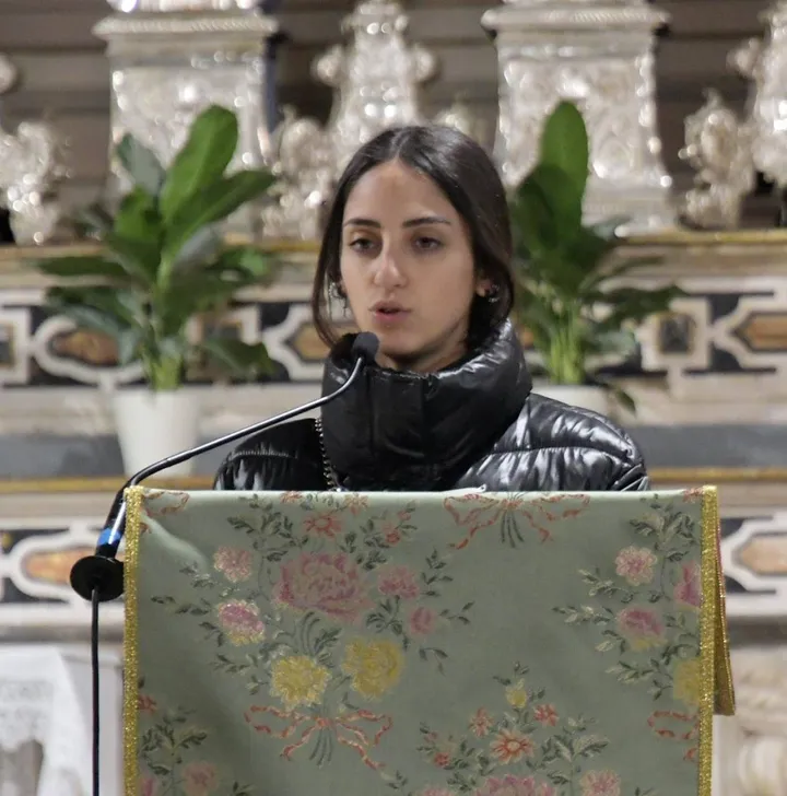 Serena Habib rifiugiata siriana alla veglia nella chiesa di San Primo organizzata dalla comunità di Sant’Egidio