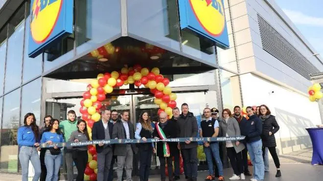 All’inaugurazione del nuovo store in via Desio ha partecipato anche il sindaco Giovanni Sartori