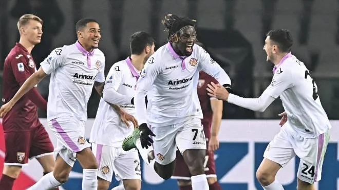 Cremonese's Frank Tsadjout jubilates after scoring the gol (1-1) during the Italian Serie A soccer match Torino FC vs US Cremonese at the Olimpico Grande Torino Stadium in Turin, Italy, 20 february 2023. ANSA/ALESSANDRO DI MARCO