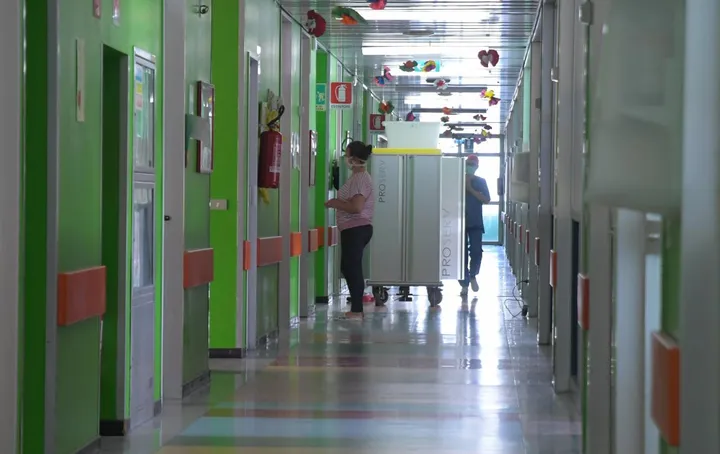 Il reparto di Pediatria dell’ospedale di Pavia Uno de tre presidi sanitari dove la bambina è stata ricoverata nel corso di cinque mesi