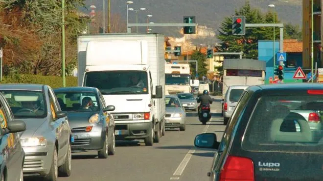 La Statale 42 in Val Cavallina è una delle arterie più trafficate Venerdì un camionista ha perso la vita in un incidente