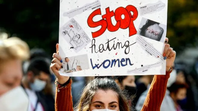 Manifestazione contro le violenze sulle donne a Milano