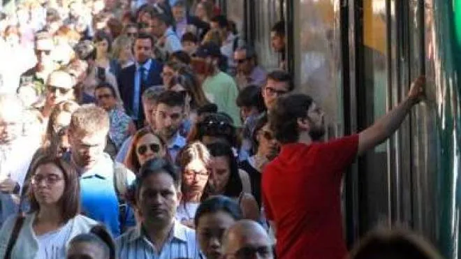 DELIBERA La Giunta regionale ha stabilito l’abolizione  anche dei biglietti per viaggiare solo sui treni lombardi