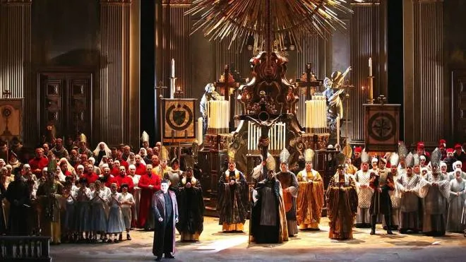 Le prove per la Tosca diretta da Riccardo Chailly e allestita da Davide Livermore che aprirà la stagione del Teatro alla Scala 