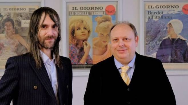 Francesco Bianconi, ospite nella redazione del Giorno, con il direttore Sandro Neri