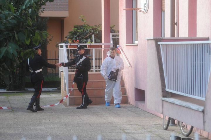 Indagini dei carabinieri in via Cagnola a Vaprio d'Adda
