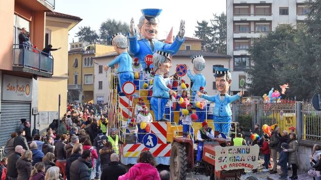 Festa a Cantù per il Carnevale (Cusa)