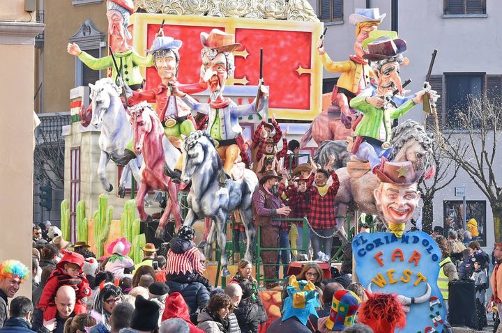 Festa a Cantù per il Carnevale (Cusa)