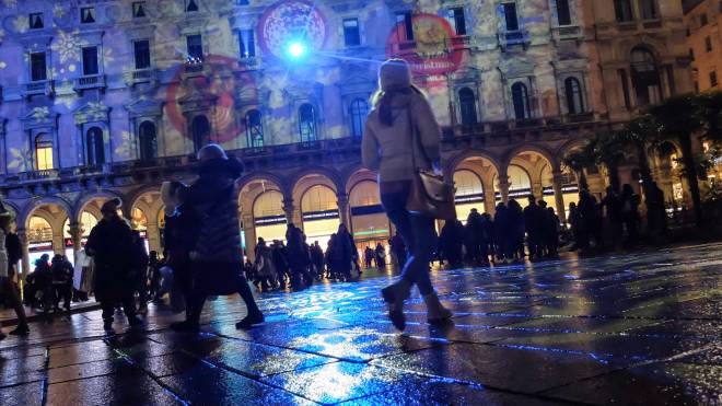 Natale, spettacolo di luci in piazza Duomo