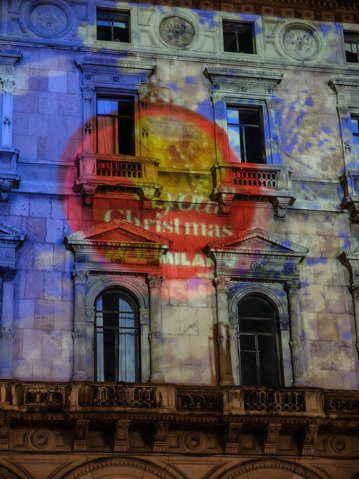 Natale, spettacolo di luci in piazza Duomo