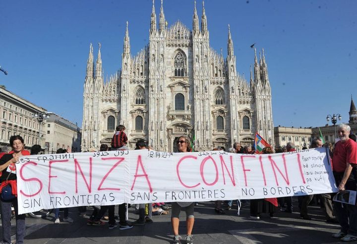 Manifestazione Intolleranza Zero in piazza Duomo a Milano