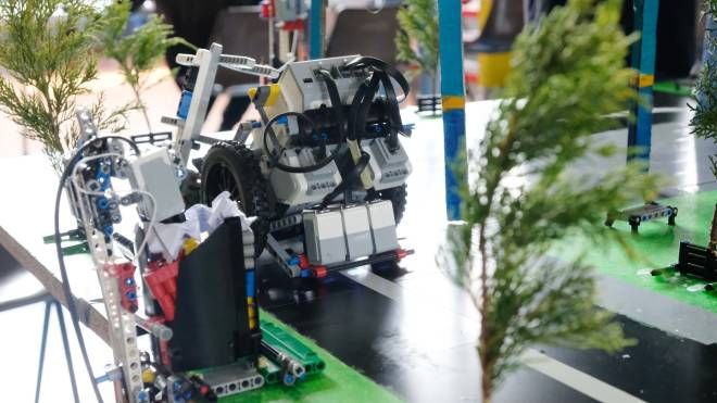 Le Olimpiadi di robotica al palazzetto di Brescia (Fotolvie)
