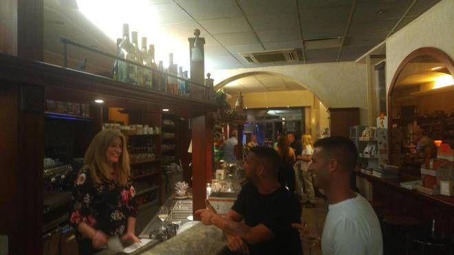 Festa grande al Bar Marino di Lodi dopo il '6' dei record al Superenalotto 