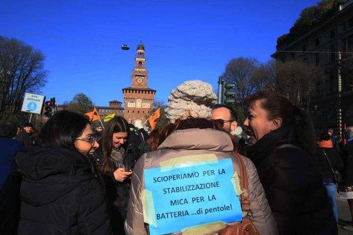 Sciopero della scuola: manifestazione a Milano