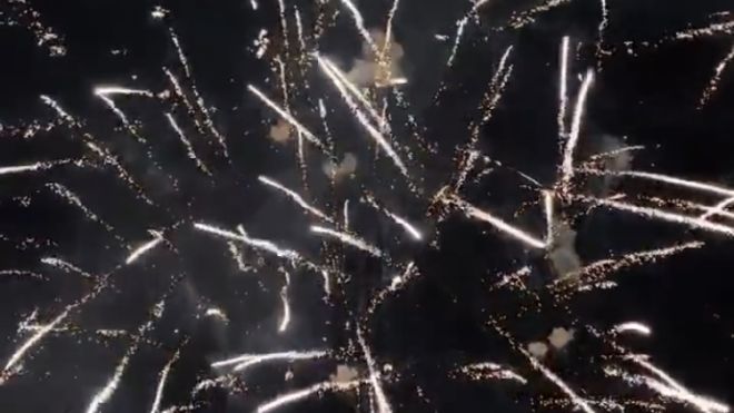 Fuochi d'artificio sul lago (foto Instagram)