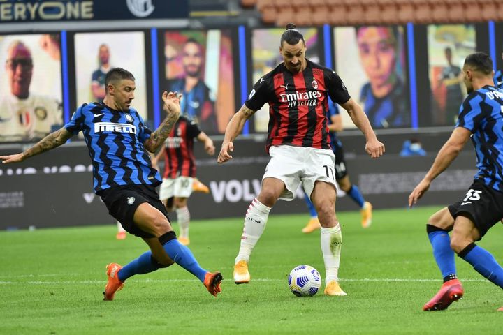 La stagione dell'Inter non inizia bene: alla quarta giornata il Milan vince il derby e va in fuga