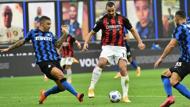 La stagione dell'Inter non inizia bene: alla quarta giornata il Milan vince il derby e va in fuga