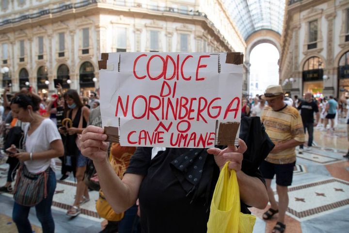Manifestazione no Vax a Milano: si rimanda al Codice di Norimberga