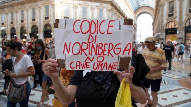 Manifestazione no Vax a Milano: si rimanda al Codice di Norimberga