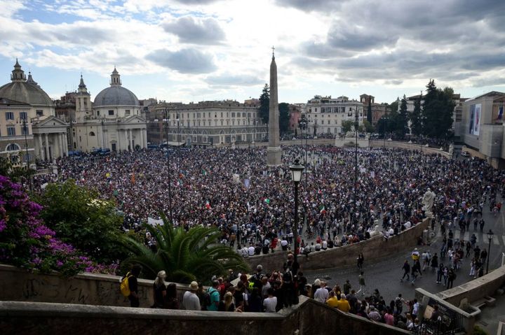 I manifestanti riuniti a Roma per protestare