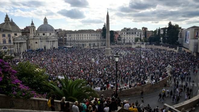 I manifestanti riuniti a Roma per protestare