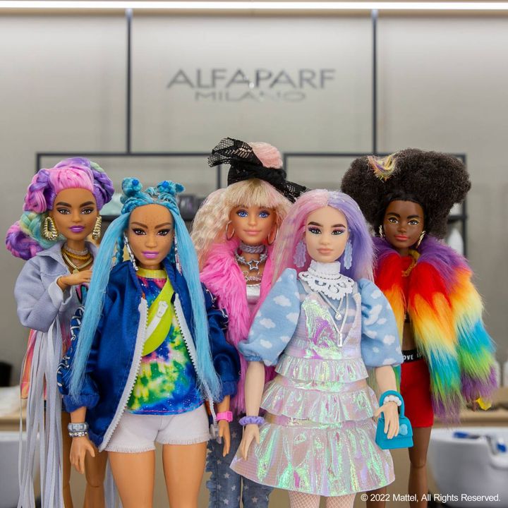 5 Barbie Extra personalizzate dagli hairstylist Alfaparf Milano, all’asta su Charity Stars dal 7 febbraio