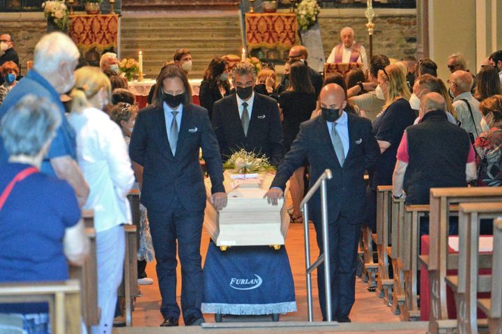 Il funerale a Sesto Calende