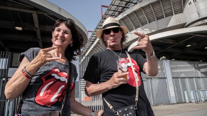 Rolling Stones in concerto a Milano: fan in delirio a San Siro 