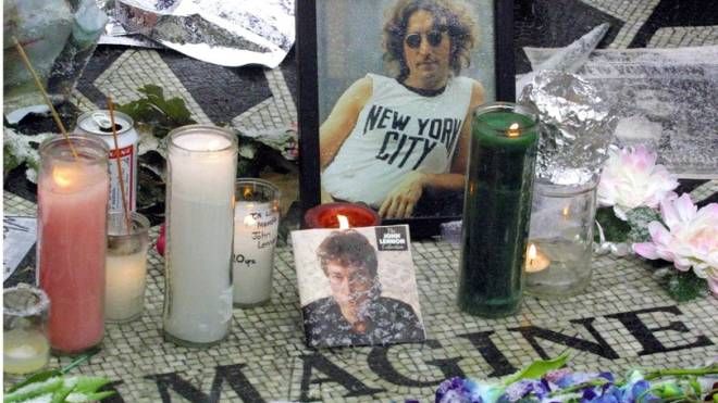 John Lennon venne assassinato il 8 dicembre 1980 a New York