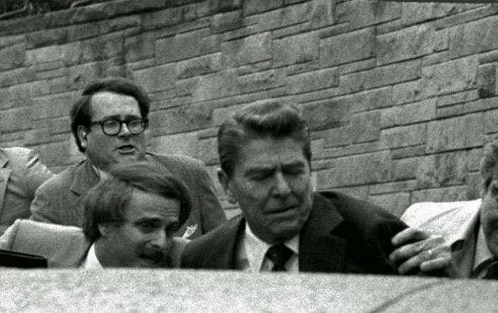 Il 30 marzo 1981 Reagan fu ferito in un attentato a Washington