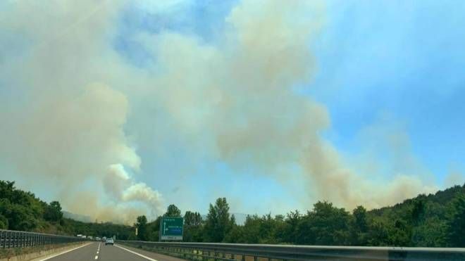 Incendio sul Carso, chiusi 30 km di autostrada