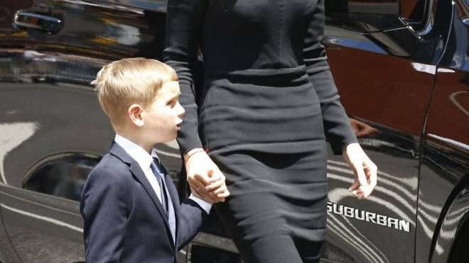 Ivanka Trump e il figlio Theo all'arrivo nella St. Vincent Ferrer Roman Catholic Church di New York per i funerali di Ivana Trump 
