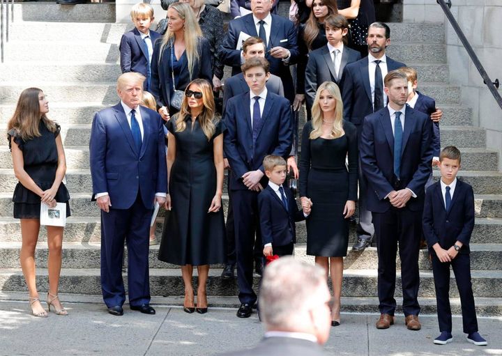 La famiglia Trump al completo durante la cerimonia funebre di Ivana Trump 