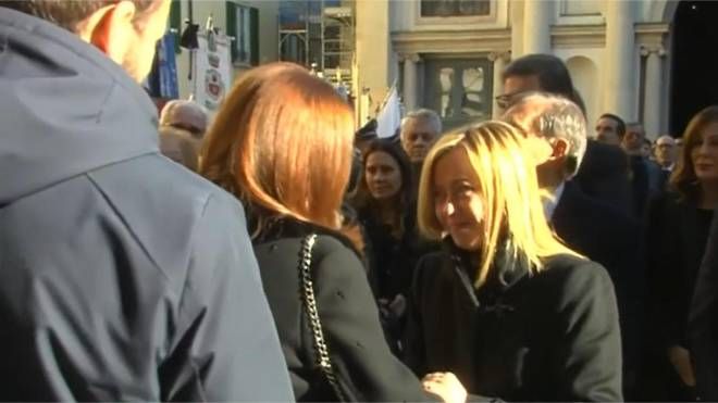 La premier Giorgia Meloni ai funerali di Roberto Maroni
