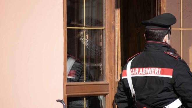 Omicidio Nuvolento, carabinieri sul luogo del delitto