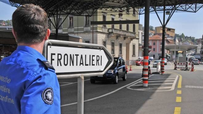 Tensione sul confine italo-svizzero