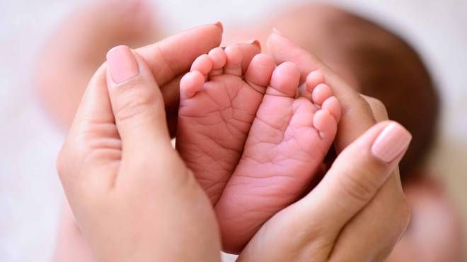 Neonato, paternità e maternità. Foto generica (iStock)