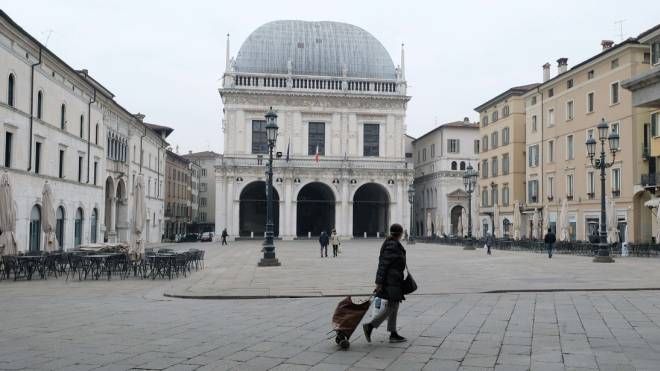 Il centro storico di Brescia deserto a causa della pandemia da Covid-19