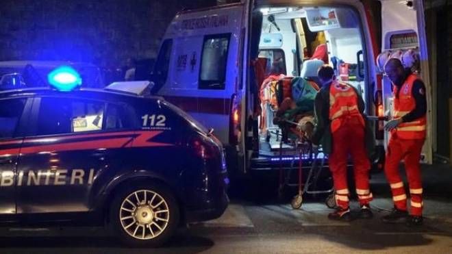L'intervento di carabinieri e ambulanza
