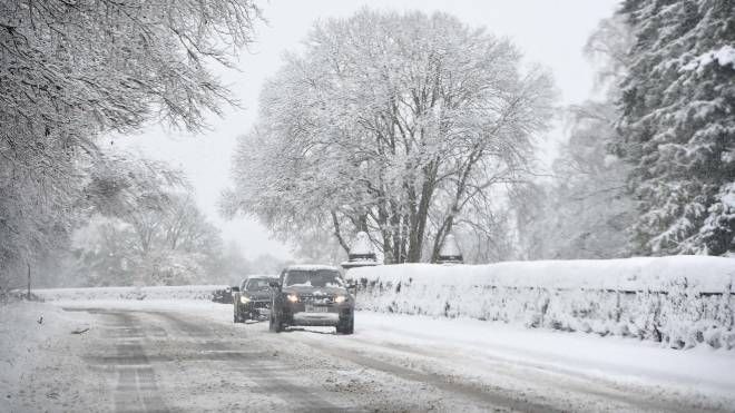 Neve e vento: un problema per chi va sulle strade, specie se in bici