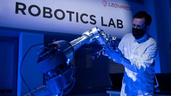 Il prototipo del braccio robotico che andrà su Marte