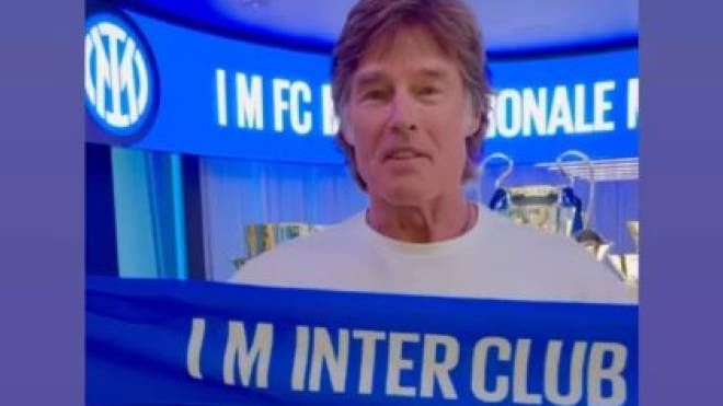 Ronn Moss nella sede dell'Inter (Foto Instagram)