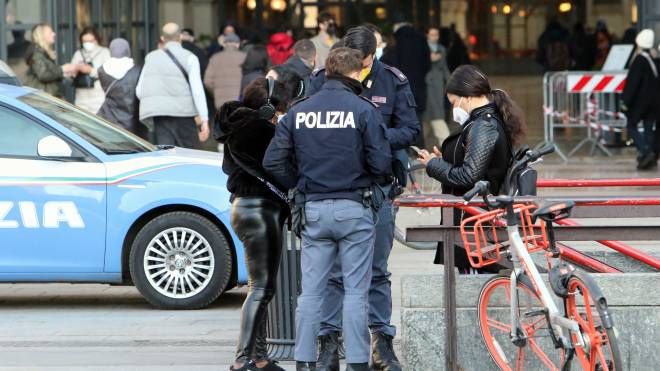 Polizia in Duomo a Milano