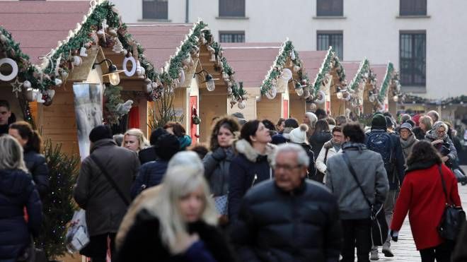 Mercatino di Natale in piazza Duomo 