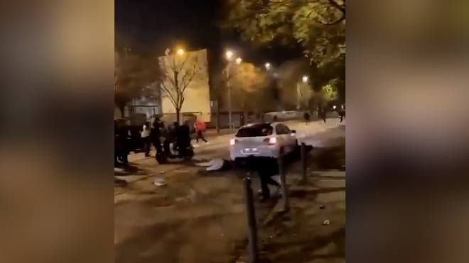 Un'immagine del video sugli scontri di Montpellier costati la vita a un 14enne