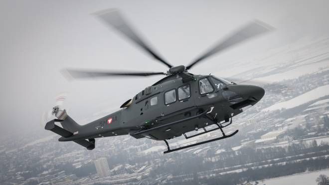 Uno degli elicotteri prodotto dal colosso industriale che in Lombardia conta tre hub