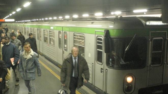 Un treno della seconda linea della Metropolitana milanese