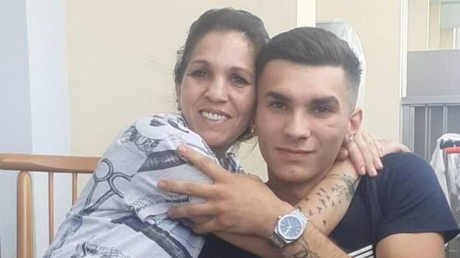 Branka Milencovic insieme al figlio Daniel Radosavljevic deceduto in circostanze sospette 